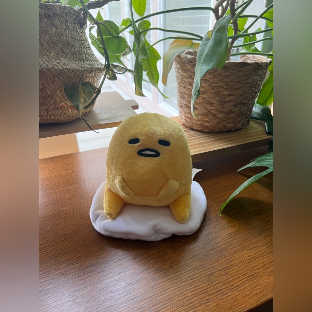 Sanrio Gudetama plush